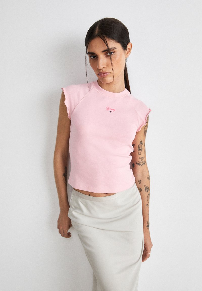 Tommy Jeans SLIM RUCHE SCRIPT TEE - Camiseta básica - ballet pink