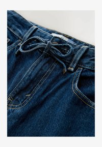 Ausgewählt, rinse denim