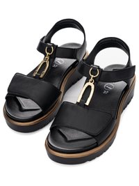 Sorte lædersandaler med ankelremme, guldfarvede metaldetaljer, kraftige såler og åben tå, størrelse 37.