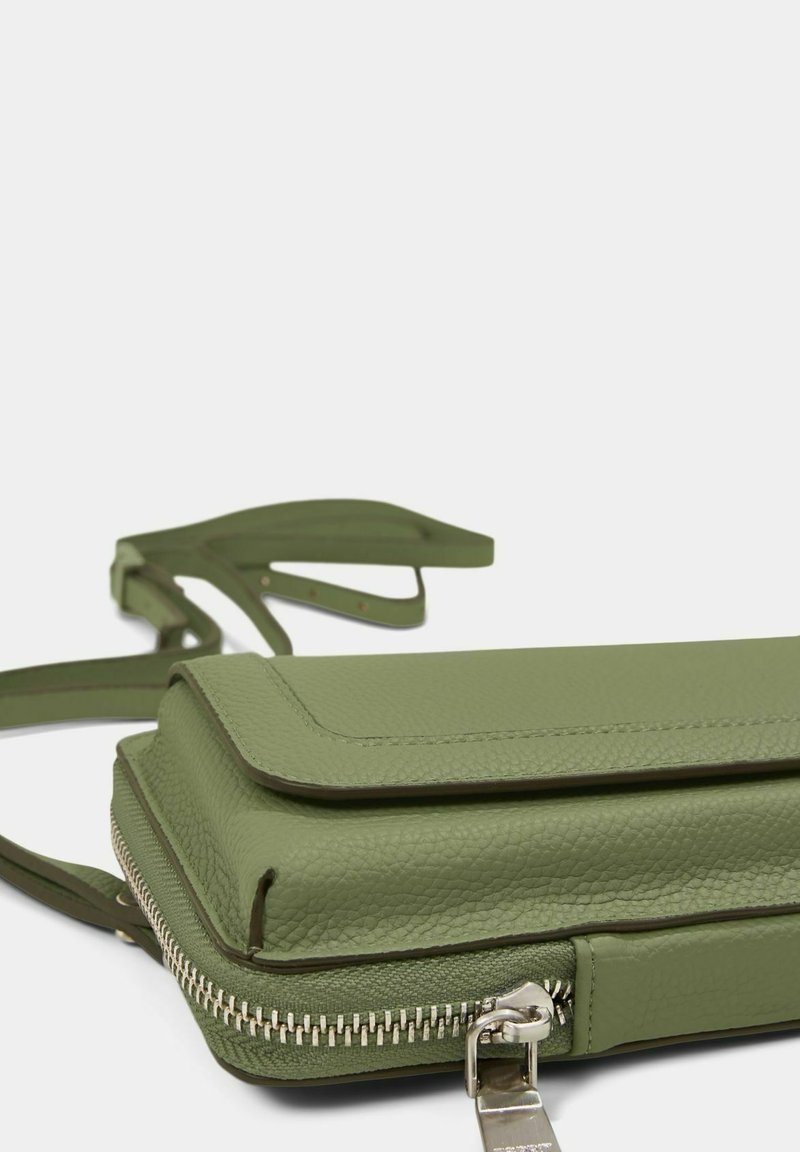 Damen Geldbörsen | Esprit Geldbörse dusty green/grün - UD10823 Damen Geldbörsen | Esprit Geldbörse dusty green/grün - UD10823