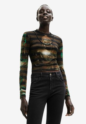 Long sleeved top - black