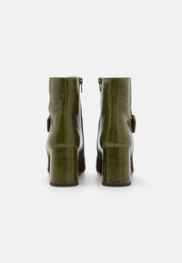 Chie Mihara PERICO - Botines - brown
