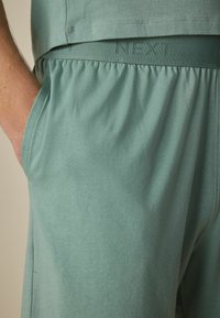Next REGULAR FIT SHORT SLEEVE SET - Nattplagg set - sage green