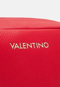 Valentino Bags BRIXTON - Torba preko tijela - rosso
