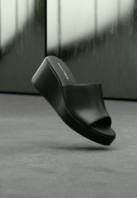 Επιλέχθηκε, black