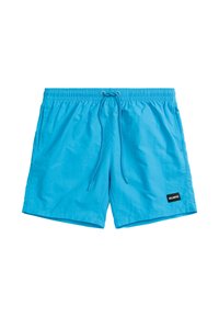 Jasnoniebieskie szorty kąpielowe wykonane z lekkiego materiału, z elastycznym pasem w talii i sznurkiem regulacyjnym oraz małą czarną naszywką z logo.