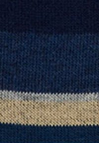 Tessuto a maglia blu navy con righe orizzontali alternate in diverse tonalità di blu, crema e grigio, che presentano un aspetto testurizzato.