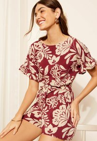 Friends Like These SHORT SLEEVE RUFFLE CUFF - Palaidinė - burgundy red floral