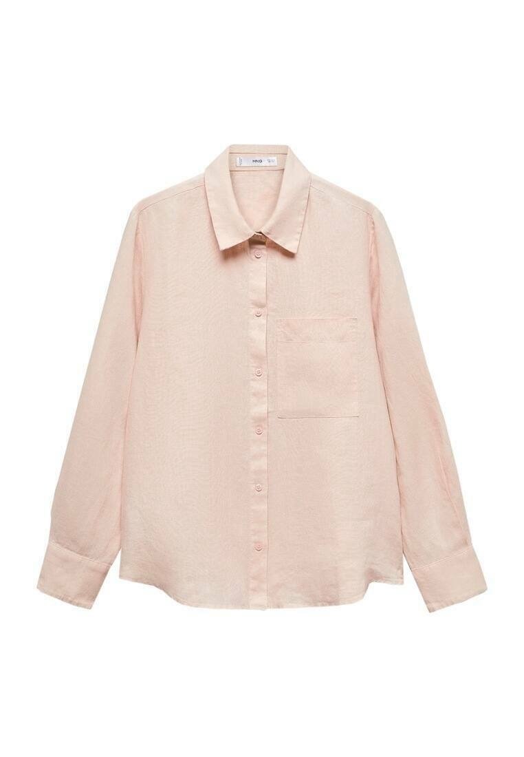 Chemise rose clair à manches longues avec col, boutons à l'avant et une poche poitrine unique. Fabriquée en tissu doux et texturé.