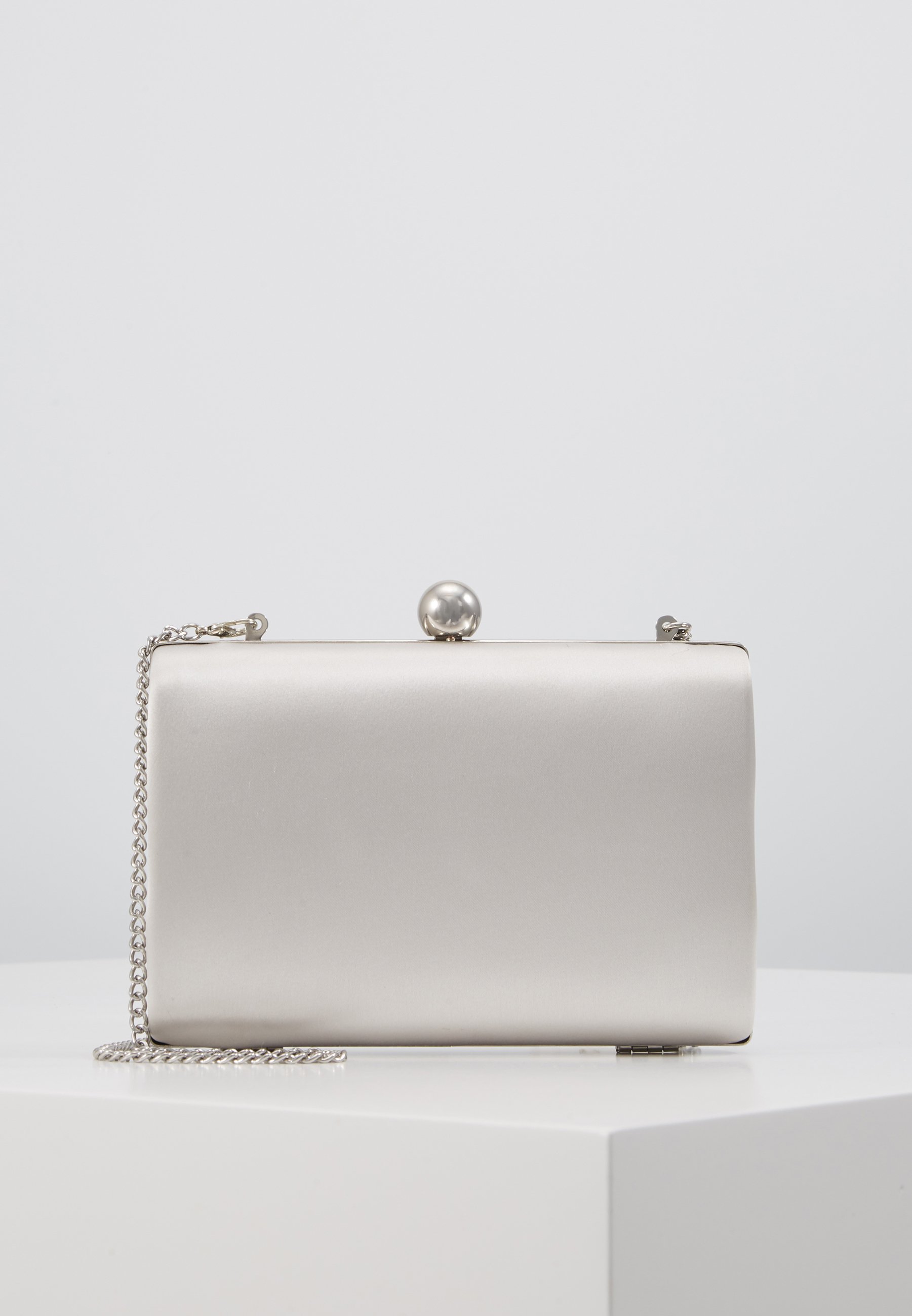 Sølv Clutch & Håndvesker | Dame | Nye vesker & kofferter på Sølv håndvesker | Dame | Nye vesker & kofferter på nett hos