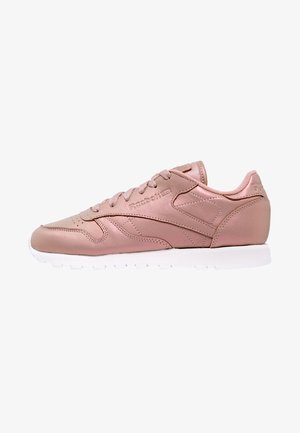 Reebok Classic, CLASSIC LEATHER PEARLIZED - Trainers - rose gold - coloured/white