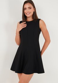 Unselected, black
