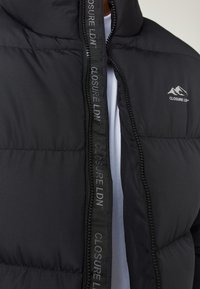 CLOSURE London QUILTED FUNNEL NECK JACKET - Zimná bunda - black