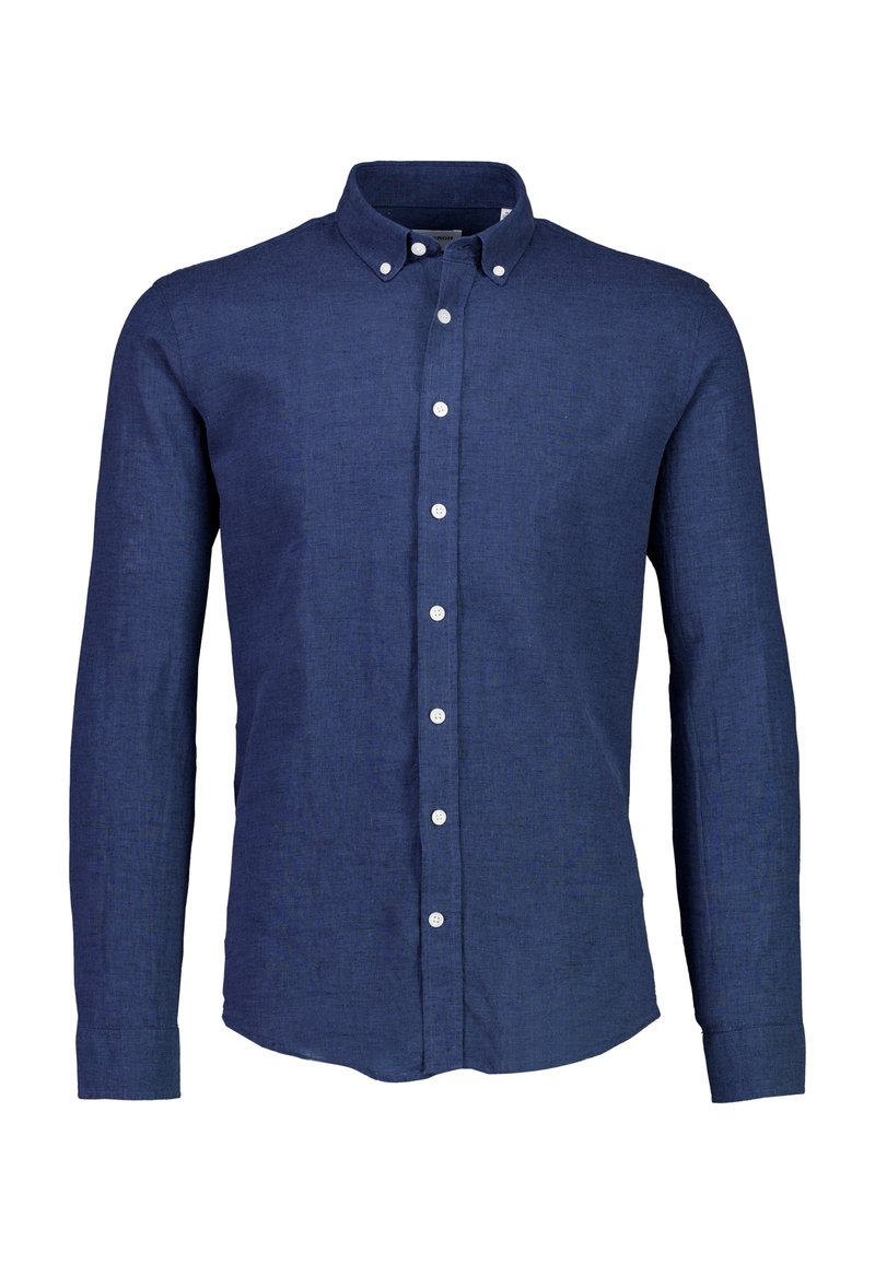 Camicia a maniche lunghe blu navy realizzata in tessuto texturizzato, con colletto button-down e bottoni bianchi sulla parte frontale. Vestibilità aderente con orlo curvo.