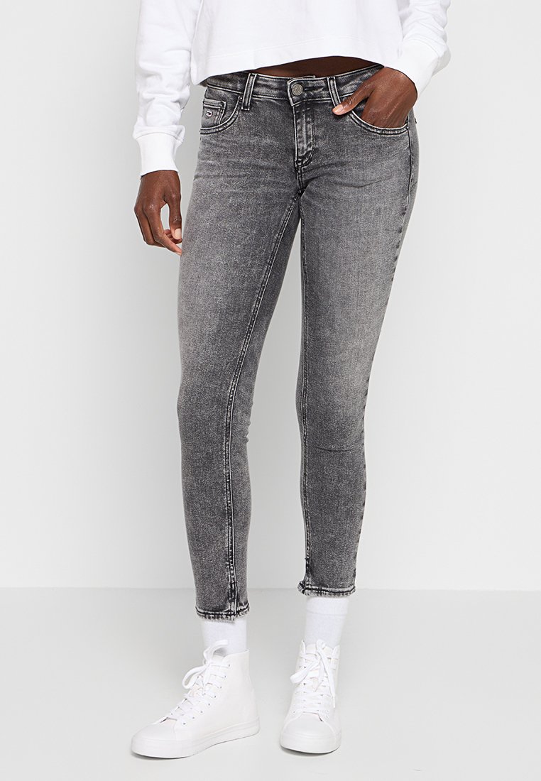 Blugi skinny fit