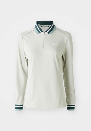 Lichtgrijze poloshirt met lange mouwen, blauwe gestreepte kraag en manchetten, een ritssluiting aan de voorkant en een wit EA7 Emporio Armani-logo op de borst.