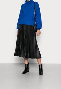 Vero Moda Tall Strickpullover - blue