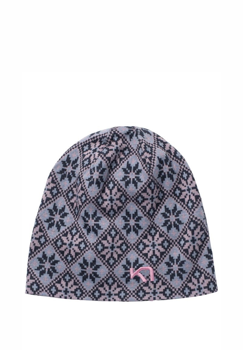 Virkat mössa i ljusblått och rosa, med ett diamantmönster och snöflingedesign. Inkluderar en rosa logotypaccent på sidan.