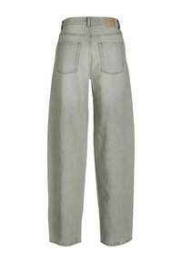 Jeans de mezclilla de tiro alto en gris claro con un ajuste holgado, que cuentan con dos bolsillos traseros y un parche liso en la cinturilla.