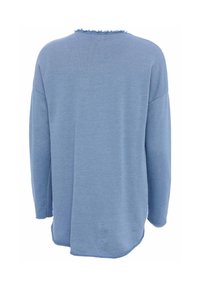 Himmelblaues Langarmshirt mit lockerem Schnitt, weicher Textur und ausgefranstem Ausschnitt. Mit abgerundetem Saum und überschnittenen Schulternähten.