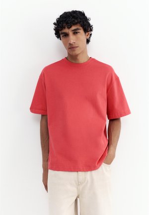 PULL&BEAR, PREMIUM SHORT SLEEVE T-SHIRT - Základné tričko - red