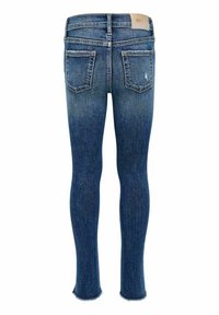 Jeans ajustados de denim azul con dos bolsillos traseros, ligero desgastado en el bolsillo derecho y dobladillo sin terminar en el tobillo.