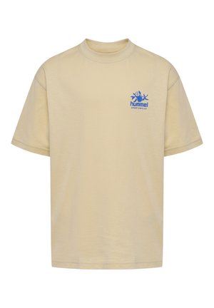 T-shirt beige clair en coton, avec un col rond, des manches courtes et un logo imprimé bleu sur la poitrine.
