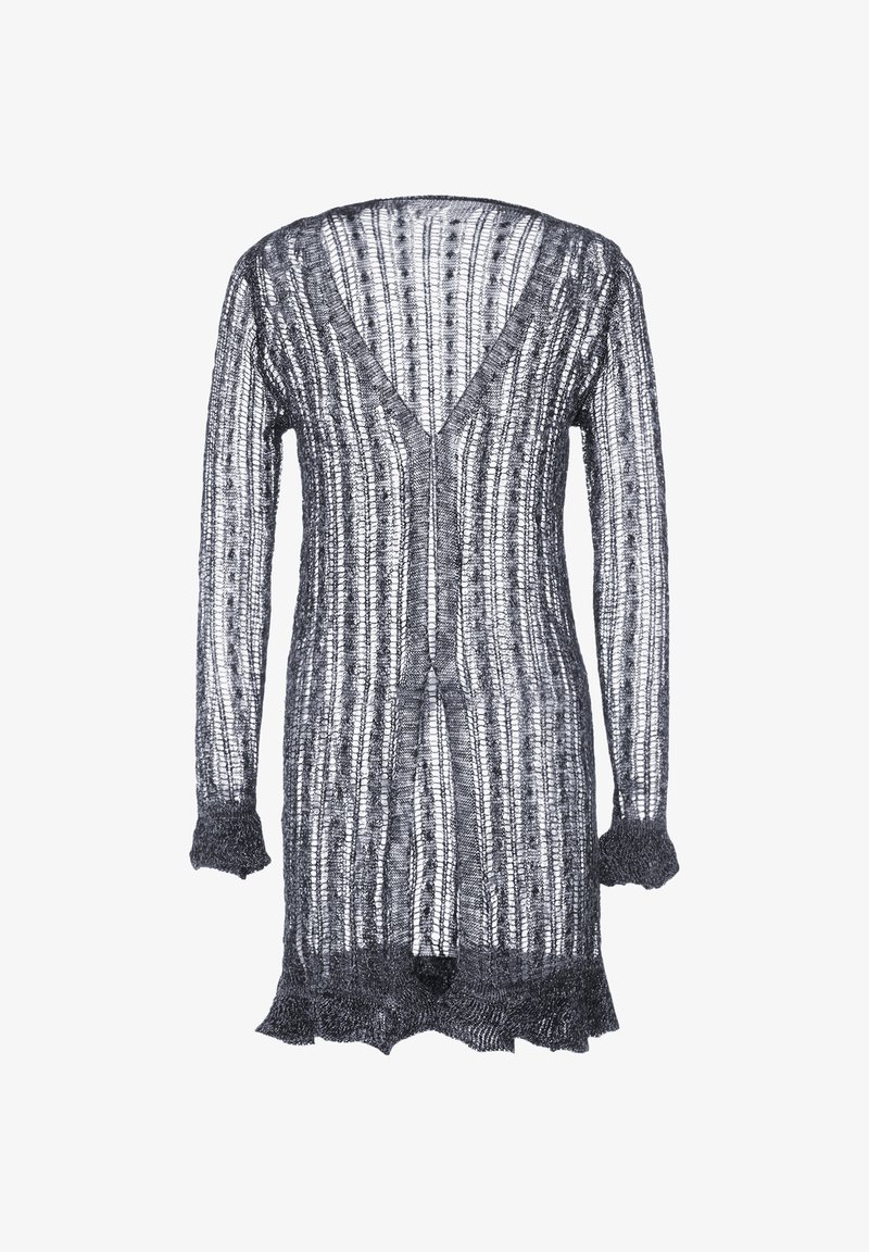 Cárdigan largo y abierto en encaje negro con rayas verticales, escote en V y bordes con un diseño festoneado. Presenta mangas largas y una textura ligera.