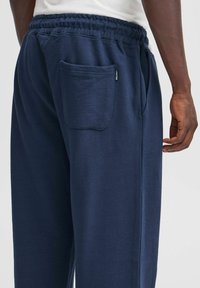 Blend BHBRODY PANTS REGULAR FIT - Treniņtērpa apakšdaļas - dress blues