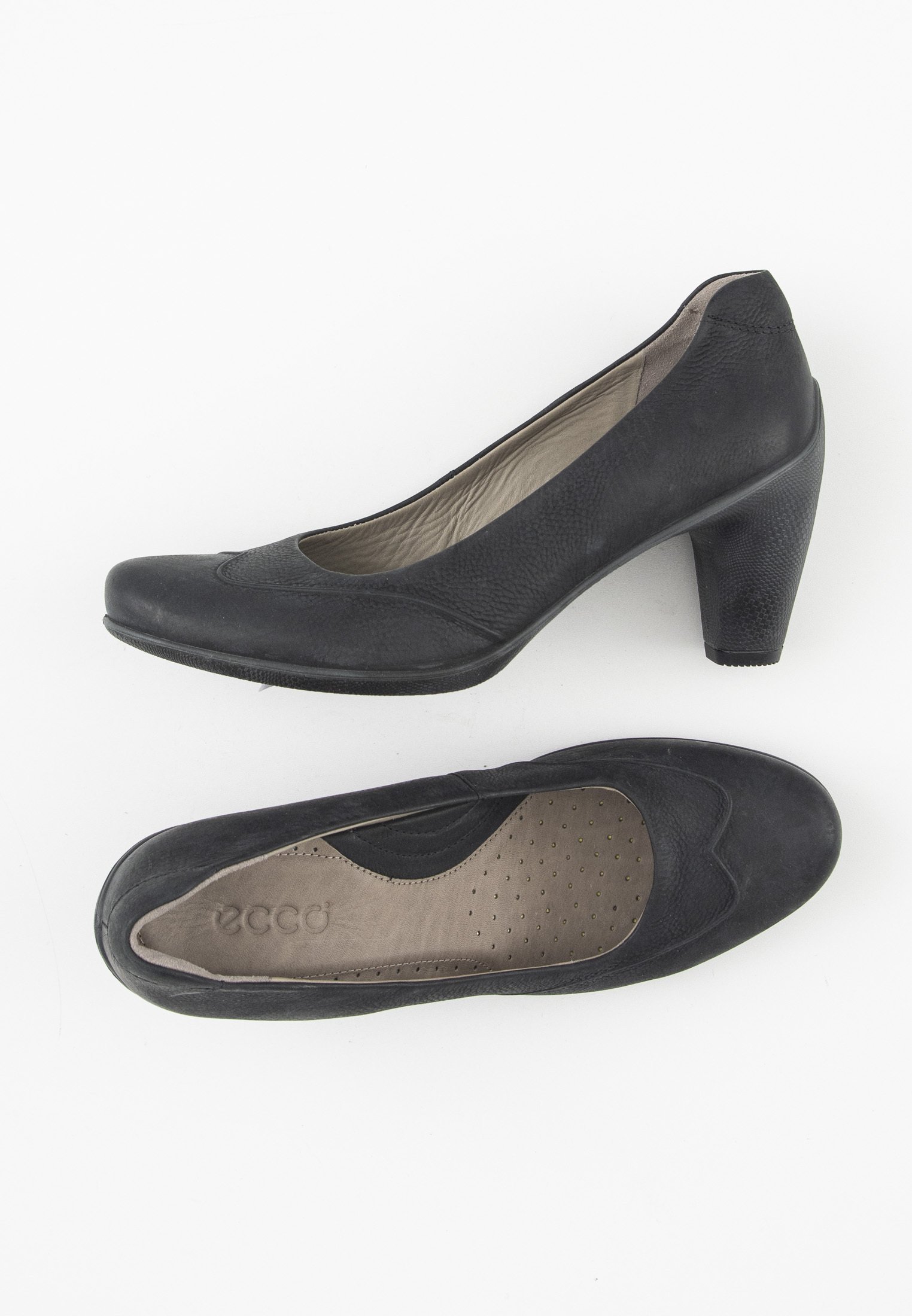 ecco pumps