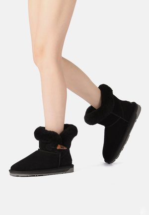 ROBIN HORN TOGGLE BUTTON MINI - Winter boots - black