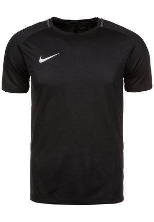 Czarna sportowa koszulka z krótkim rękawem, okrągłym dekoltem i białym logo Nike na górnej prawej części klatki piersiowej.