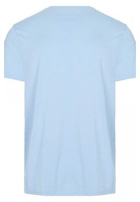 Jednoduché světle modré tričko s krátkým rukávem, zobrazené zezadu, s kulatým výstřihem a jednoduchými švy.