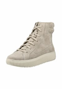 Baskets montantes en cuir suédé beige clair, avec un laçage à l'avant, une fermeture éclair latérale, et une semelle en caoutchouc texturé avec des stries.
