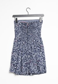 Marinblå klänning med vitt paisleymönster, axelbandsfri design och elastisk smockad kropp, med dragkedja fram och veckad kjol.