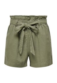 Pantaloni corti in lino verde oliva con vita con cintura, fascia elastica e tasche laterali. Presentano una texture liscia e una vestibilità rilassata.