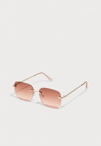 Ochelari de soare rectangulari cu lentile gradient în nuanțe de roz, ramă din metal aurit și mânere roz. Dispune de suporturi mici pentru nas și detalii discrete pe balamale.