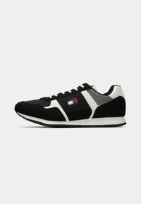 RUNNER CASUAL - Baskets basses - black