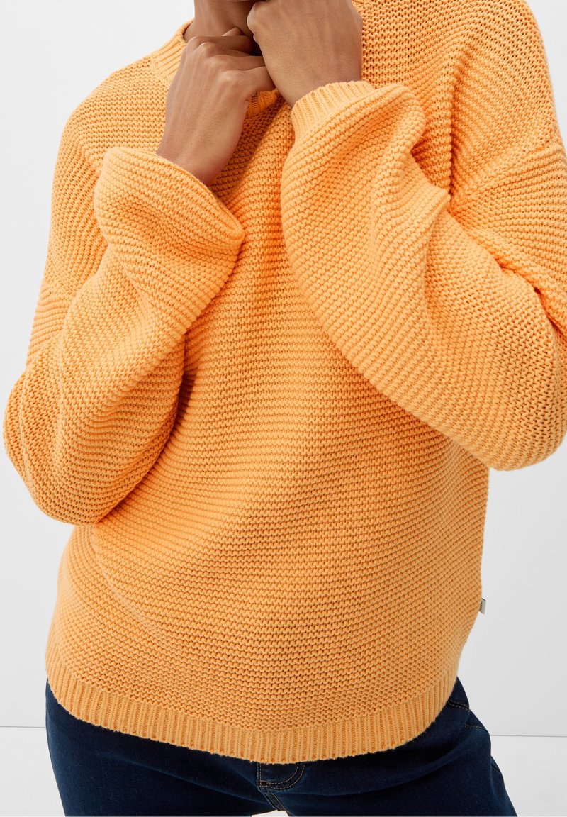 QS Sweter
