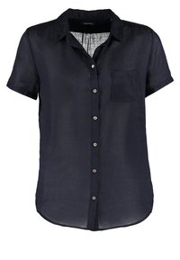Tmavě námořnicky modrá košile s krátkým rukávem vyrobená z lehkého materiálu, s knoflíkovým zapínáním vpředu, levou náprsní kapsou a zakřiveným lemem.