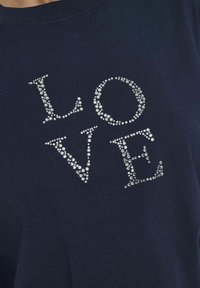 JDY PENNY  - T-shirt print - black iris