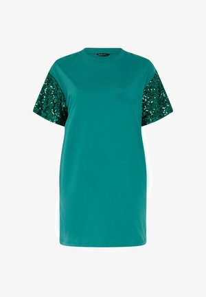 Vestido de manga corta color verde azulado con mangas verdes oscuras con lentejuelas y escote redondo, mostrado sobre un fondo blanco.