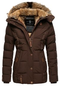 Chaqueta de invierno acolchada marrón con capucha forrada de piel, cierre de cremallera y botones en la parte delantera, bolsillos laterales con cremallera y logo de Marikoo en el pecho y el dobladillo.