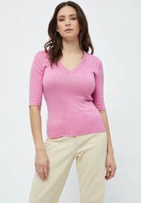 Non sélectionné, fuchsia pink