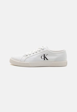 Sneakers - white