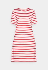 Robe blanche à manches courtes avec des rayures horizontales rouges et un petit logo sur le haut de la poitrine, conçue avec un col rond.