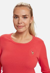 U.S. Polo Assn. CARLOTTA - Top dugih rukava - poinsettia