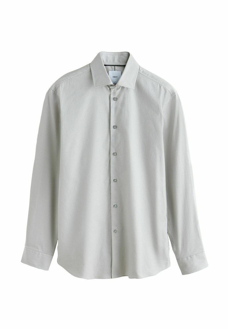 Camicia da uomo a maniche lunghe di colore grigio chiaro con colletto appuntito e sette bottoni sul davanti, su sfondo bianco.