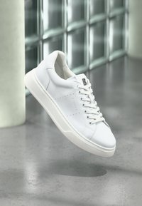 Non sélectionné, white