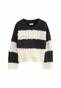 Maglione cropped a strisce nere e crema con texture a treccia e scollatura rotonda. Presenta un dettaglio ricamato di un sorriso rosa sul davanti.